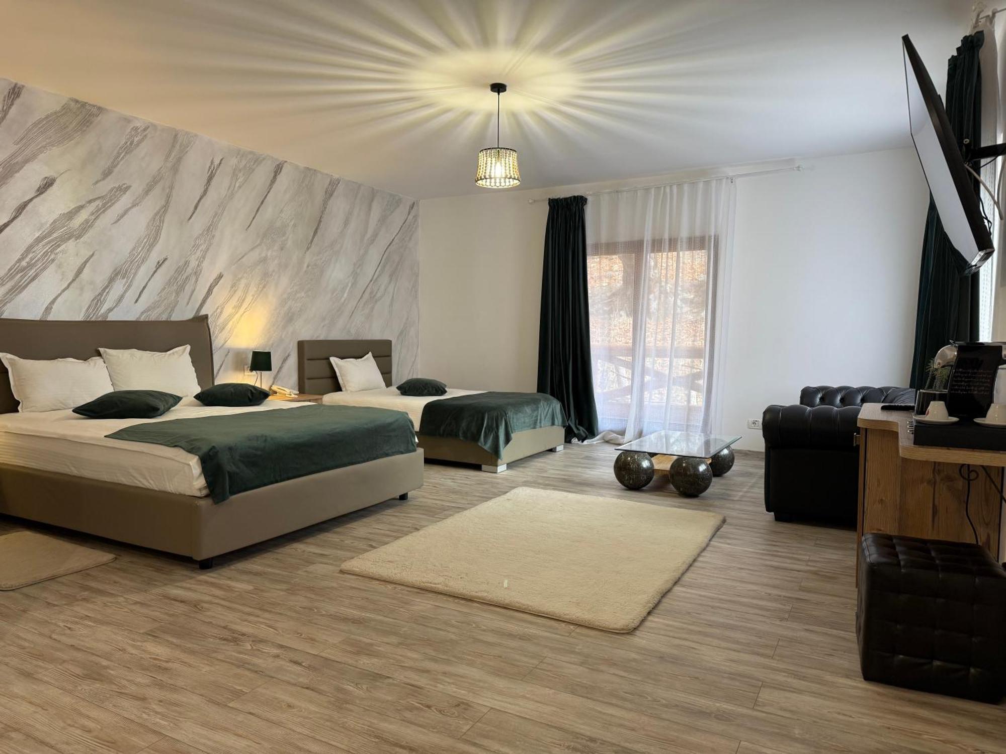 Conacul Radacinilor Hotell Petroşani Exteriör bild