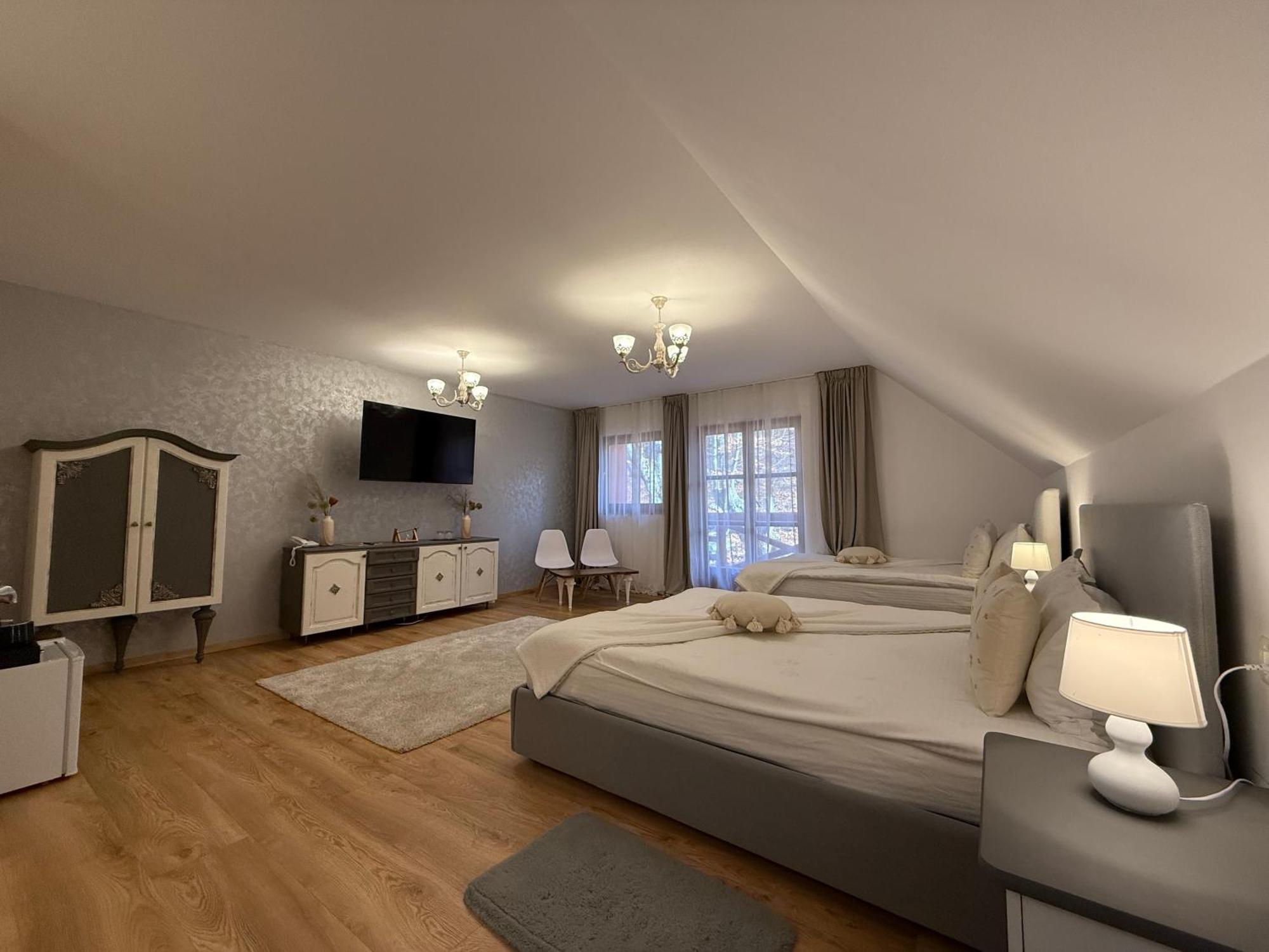 Conacul Radacinilor Hotell Petroşani Exteriör bild