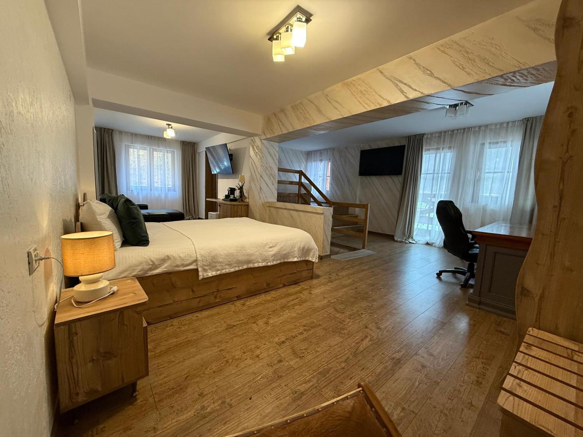 Conacul Radacinilor Hotell Petroşani Exteriör bild