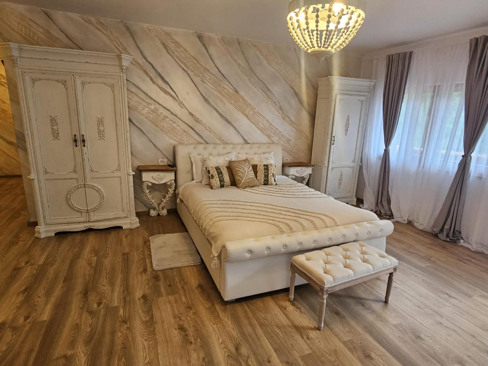 Conacul Radacinilor Hotell Petroşani Exteriör bild